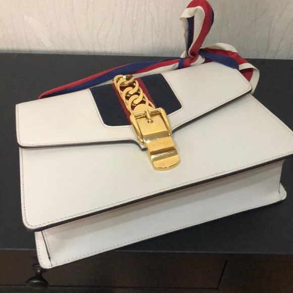 💯 GUCCI SYLVIE CROSSBODY MEDIUM $2750 - Picture 7 of 8